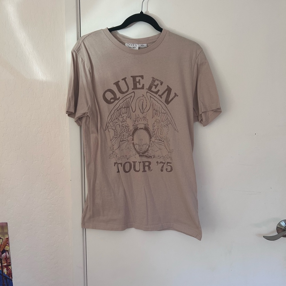 Queen Tee